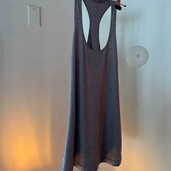 lululemon racer back - grey tank - womens size 6 - Picture 4 of 4